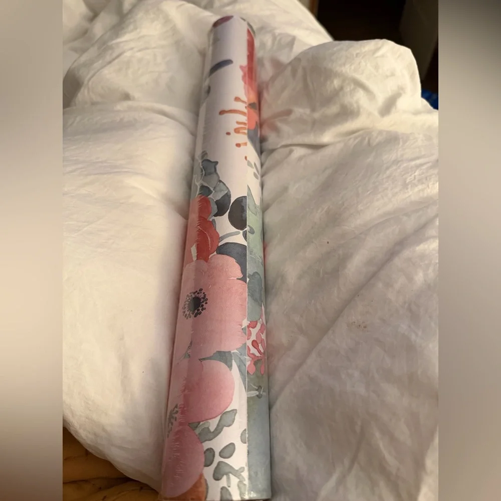 NEW Peel & Stick Wallpaper Removable Floral Vinyl Self Adhesive 17.7”x9.84”